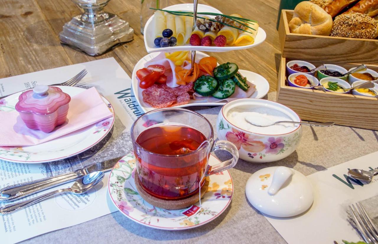 バート・アウスゼー Waldruhe - Bett, Fruehstueck & Ein Laecheln Bed & Breakfast エクステリア 写真