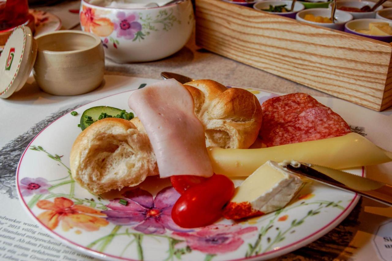 バート・アウスゼー Waldruhe - Bett, Fruehstueck & Ein Laecheln Bed & Breakfast エクステリア 写真