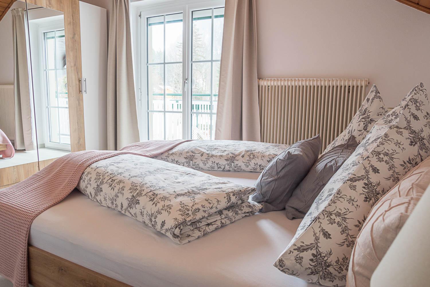 バート・アウスゼー Waldruhe - Bett, Fruehstueck & Ein Laecheln Bed & Breakfast エクステリア 写真