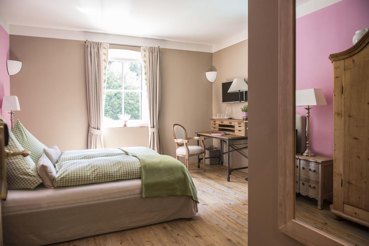 バート・アウスゼー Waldruhe - Bett, Fruehstueck & Ein Laecheln Bed & Breakfast エクステリア 写真