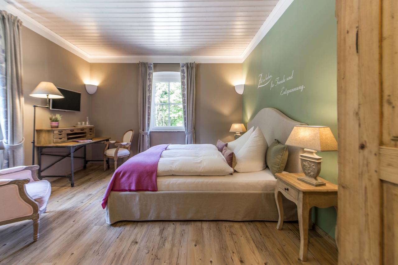 バート・アウスゼー Waldruhe - Bett, Fruehstueck & Ein Laecheln Bed & Breakfast エクステリア 写真