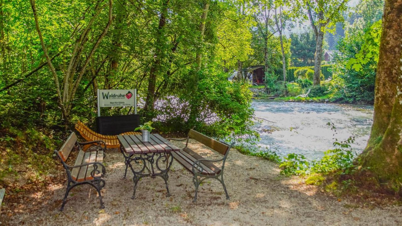バート・アウスゼー Waldruhe - Bett, Fruehstueck & Ein Laecheln Bed & Breakfast エクステリア 写真